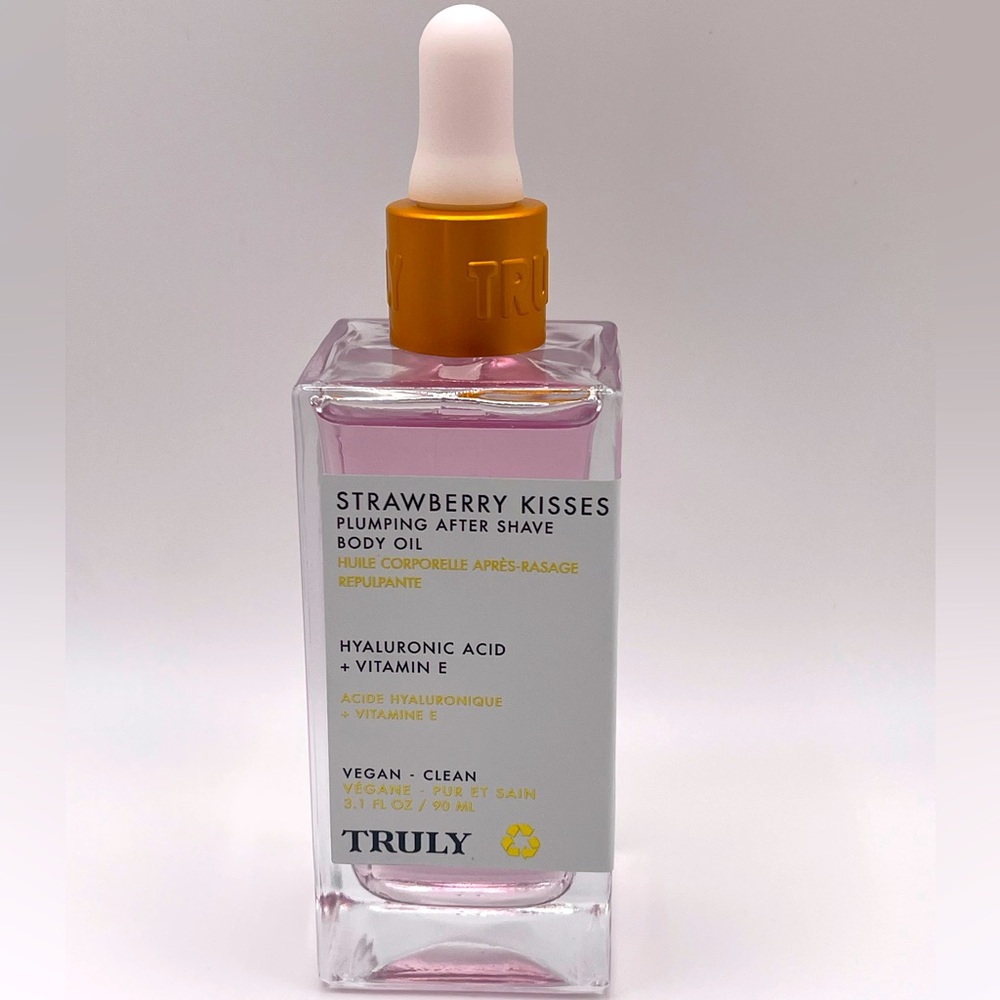 TRULY Strawberry Kisses Plumping Body Oil 3.1 oz